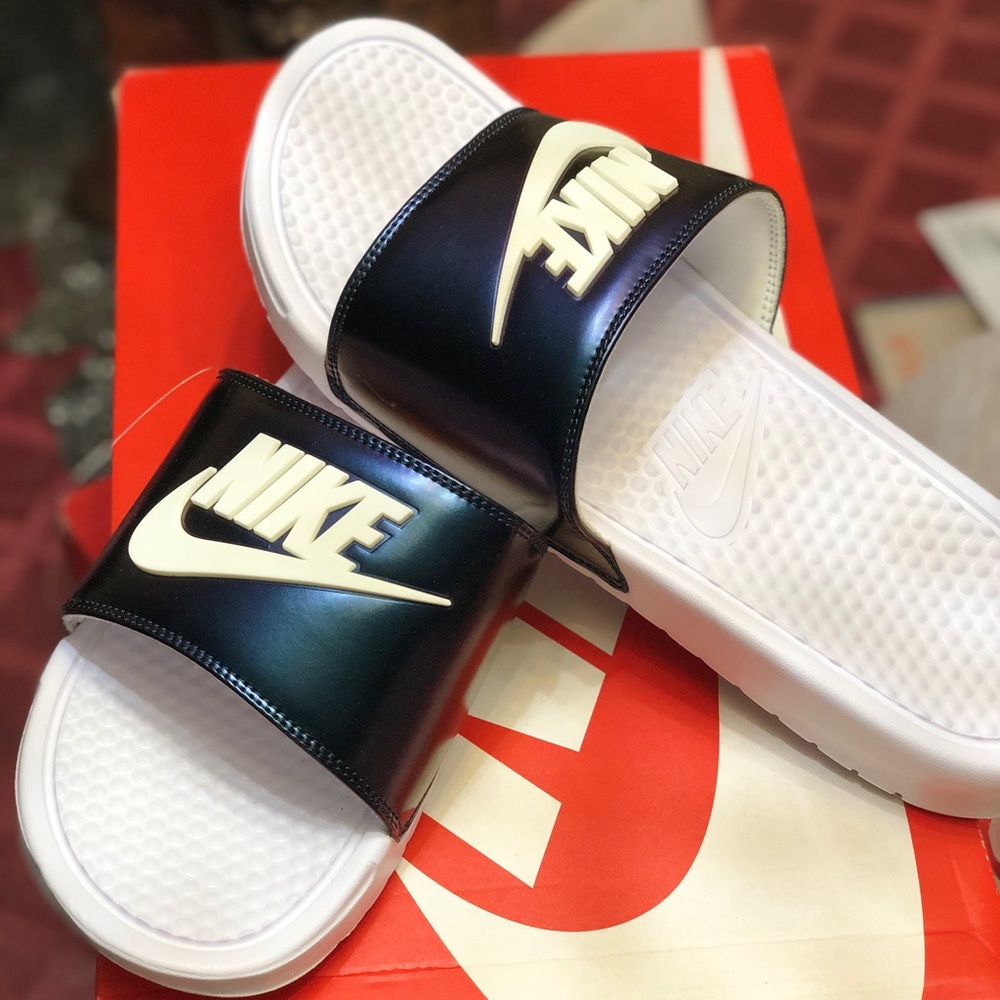Nike Benassi JDI SE slides